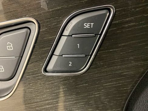 Used 2025 Audi Q8 Premium Plus AWD/4WD image 17