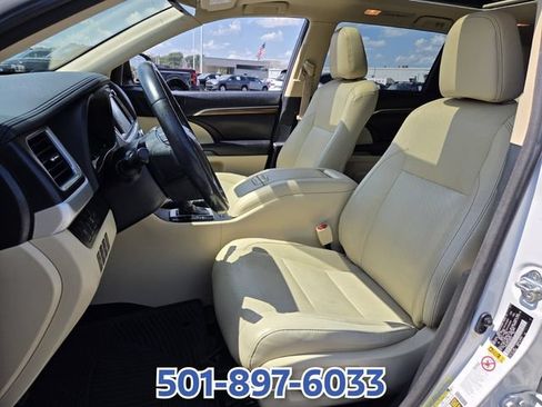 Used 2018 Toyota Highlander Limited Platinum AWD/4WD image 9