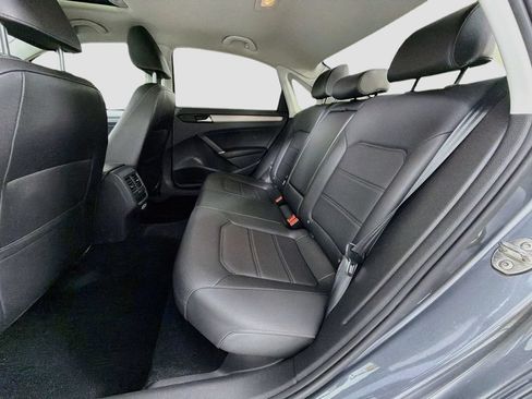 Used 2020 Volkswagen Passat 2.0T SE w/ Sunroof Package FWD image 24