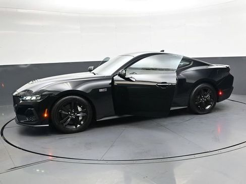Used 2024 Ford Mustang GT RWD image 37