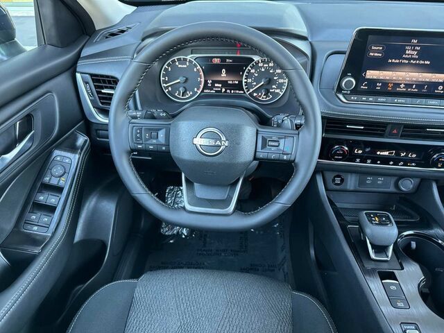 Used 2026 Nissan Rogue SV FWD image 18
