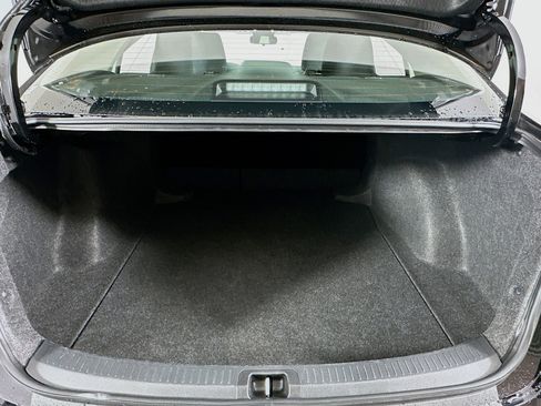 Used 2025 Toyota Corolla LE image 27