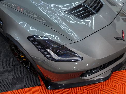 Used 2015 Chevrolet Corvette Z06 w/ Z07 Performance Package RWD image 9