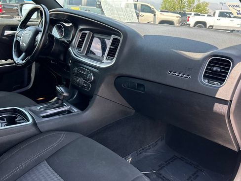 Used 2022 Dodge Charger SXT w/ Cold Weather Package RWD image 8