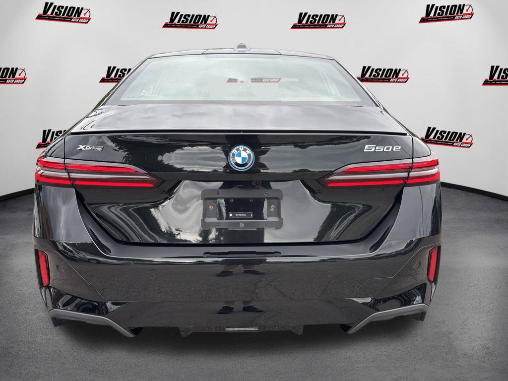 Used 2026 BMW 550e xDrive w/ Premium Package AWD/4WD image 6