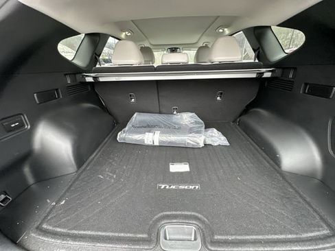 Used 2025 Hyundai Tucson Limited image 24