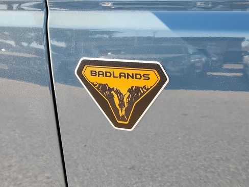 Used 2023 Ford Bronco Badlands image 8