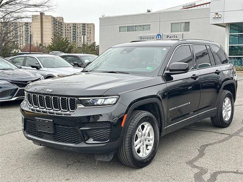 Certified 2023 Jeep Grand Cherokee Laredo image 5