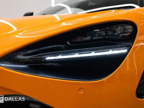 Used 2019 McLaren 720S Performance RWD image 18