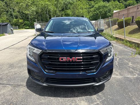 Used 2023 GMC Terrain SLE w/ Driver Convenience Package AWD/4WD image 11