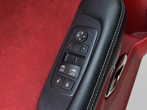 Used 2016 Dodge Challenger SRT Hellcat image 11