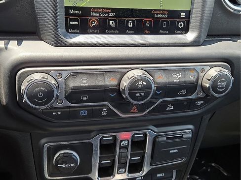 Used 2023 Jeep Wrangler Unlimited Sahara image 28