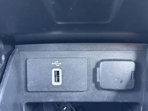 Used 2017 Ford Explorer Limited FWD image 9