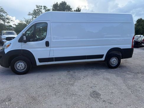 Used 2025 RAM ProMaster 2500 w/ Convenience Group FWD image 2