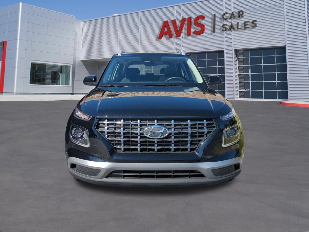 Used 2026 Hyundai Venue SEL FWD image 2
