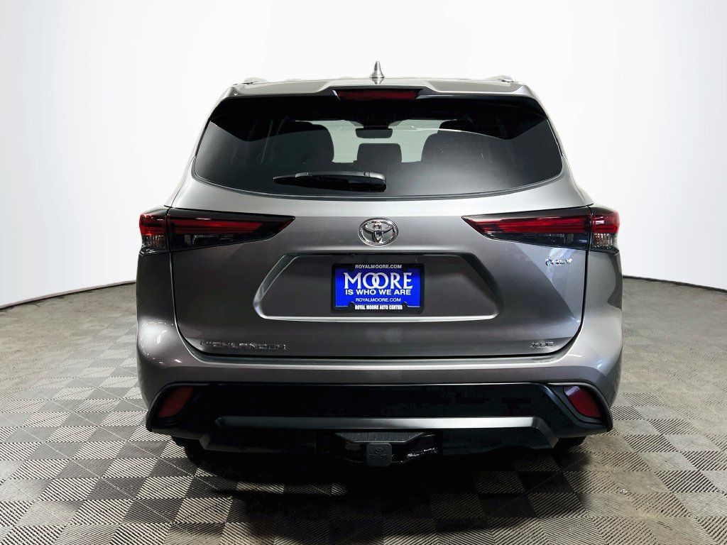 Certified 2026 Toyota Highlander XLE AWD/4WD image 6