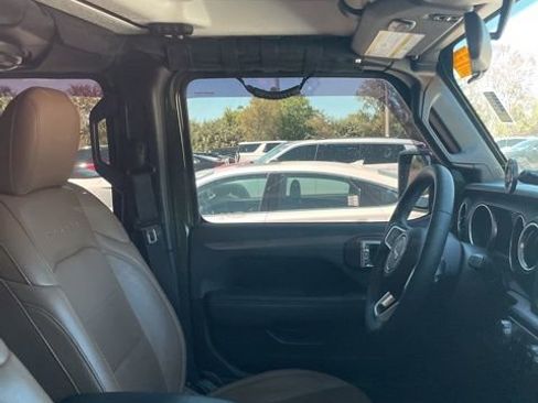 Used 2021 Jeep Wrangler Unlimited Sahara image 8