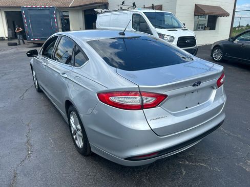 Used 2016 Ford Fusion SE FWD image 7