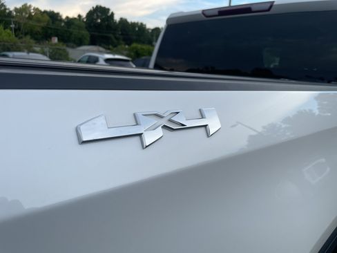 Certified 2023 GMC Sierra 1500 SLT w/ SLT Premium Package AWD/4WD image 10