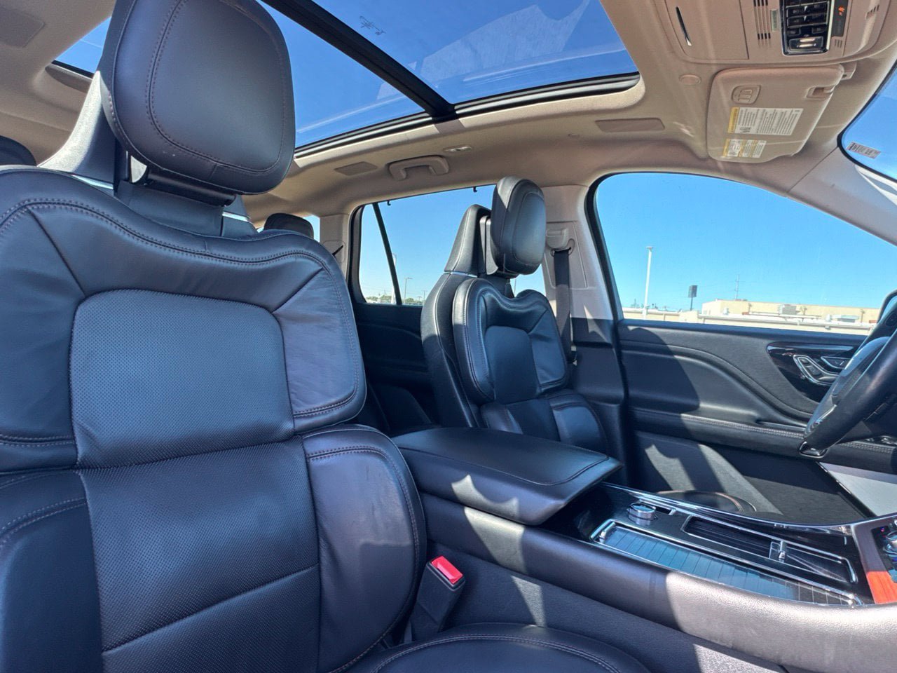 Used 2023 Lincoln Aviator Reserve w/ Equipment Group 201A RWD image 31