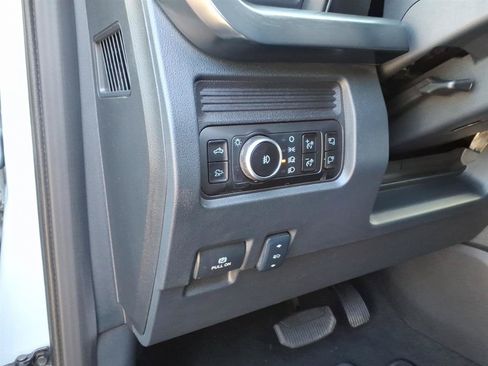 Used 2025 Ford F250 Lariat AWD/4WD image 7