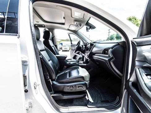 Used 2019 Chevrolet Traverse Premier w/ Redline Edition FWD image 37
