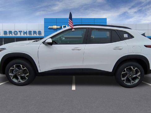 New 2025 Chevrolet Trax LT w/ Driver Confidence Package image 5