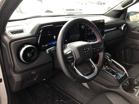 Used 2025 Chevrolet Colorado Z71 w/ Technology Package image 16