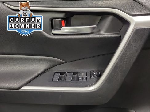 Used 2022 Toyota RAV4 SE w/ Convenience Package AWD/4WD image 28