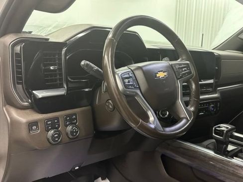 Used 2023 Chevrolet Silverado 1500 LTZ AWD/4WD image 23
