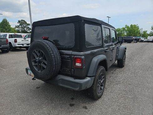Used 2024 Jeep Wrangler Unlimited Sport AWD/4WD image 7