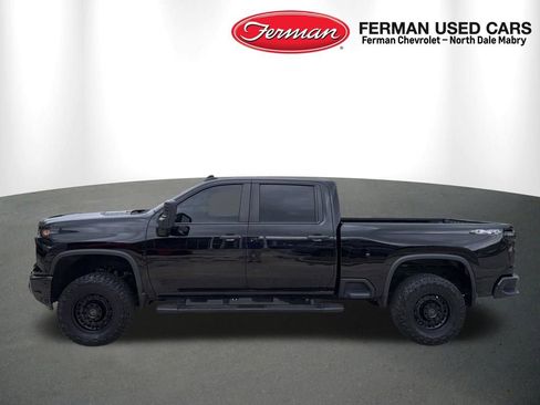 Used 2024 Chevrolet Silverado 2500 Custom w/ Custom Value Package image 6