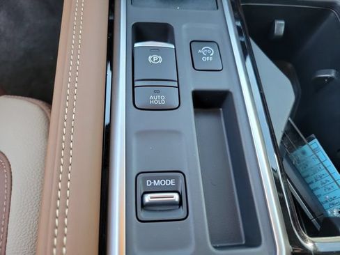 New 2026 Nissan Pathfinder Platinum FWD image 34
