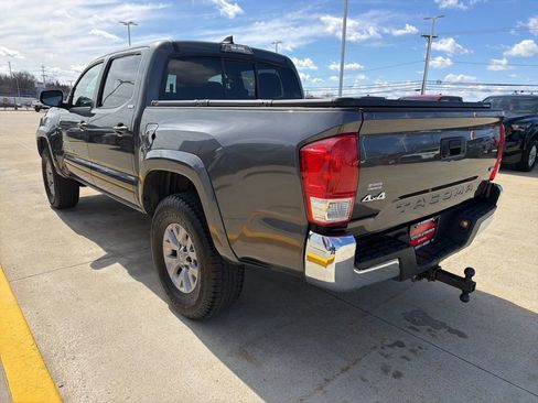 Used 2017 Toyota Tacoma SR5 w/ Tow Package image 6
