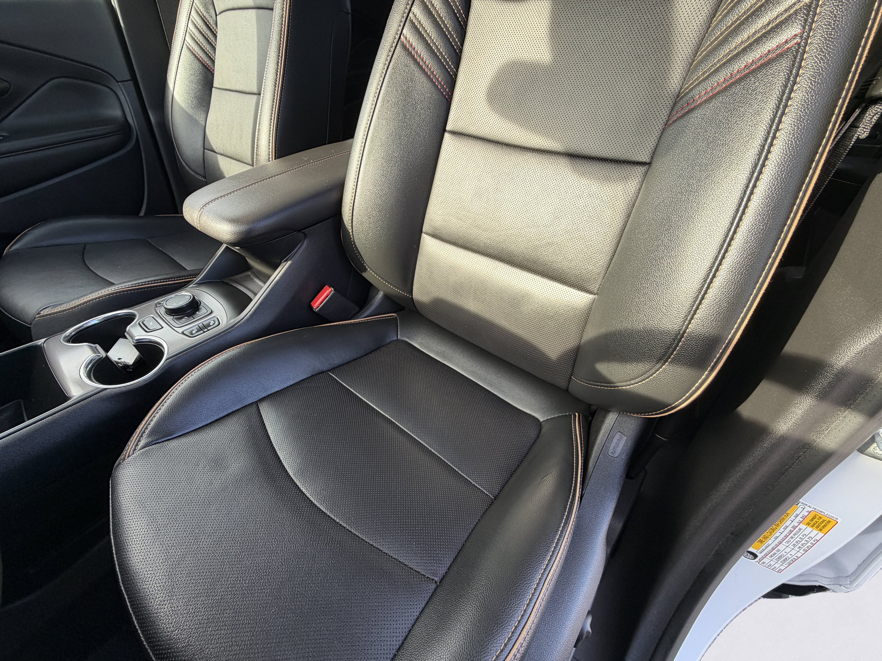 Used 2023 GMC Terrain AT4 w/ Infotainment Package II AWD/4WD image 33