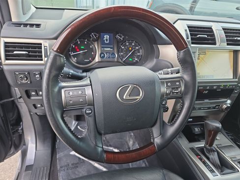 Used 2019 Lexus GX 460 image 35
