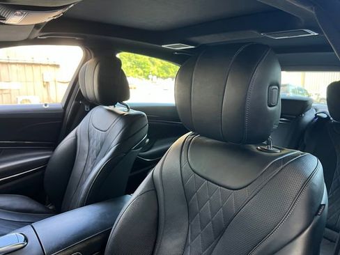 Used 2018 Mercedes-Benz S 560 4MATIC Sedan w/ AMG Line Exterior image 31