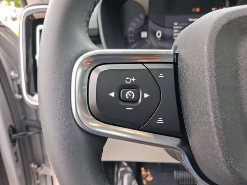 Used 2024 Volvo XC40 B5 Plus AWD/4WD image 19