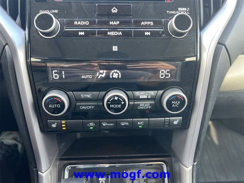 Used 2022 Subaru Ascent Limited w/ Technology Package image 9