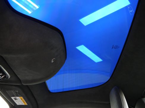 Used 2025 McLaren Artura Spider RWD image 44