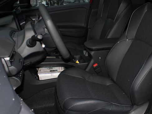 New 2026 Subaru Solterra AWD/4WD image 17