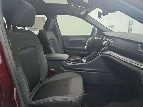 New 2025 Jeep Grand Cherokee Laredo X image 33