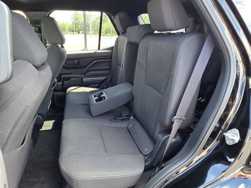 Used 2025 Toyota 4Runner SR5 AWD/4WD image 16