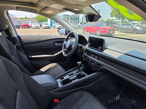 Used 2023 Honda Accord EX image 11