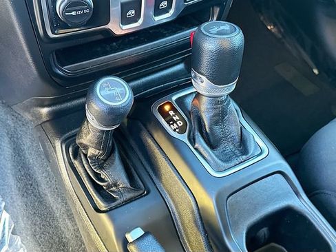 Used 2023 Jeep Wrangler Sport S image 17