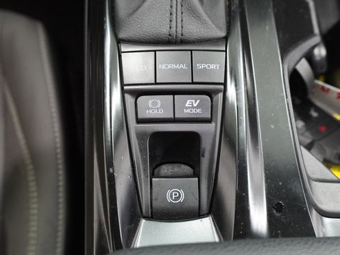 Used 2025 Toyota Camry SE FWD image 26