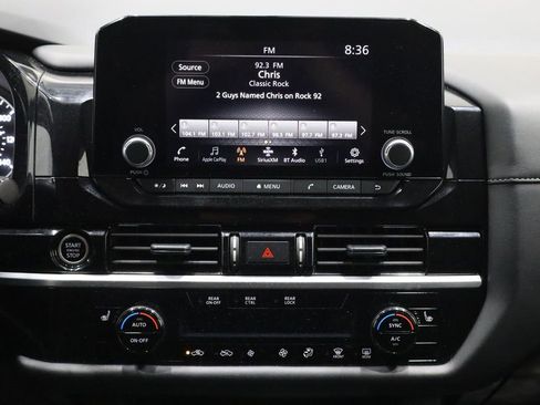 Used 2024 Nissan Pathfinder SV image 32