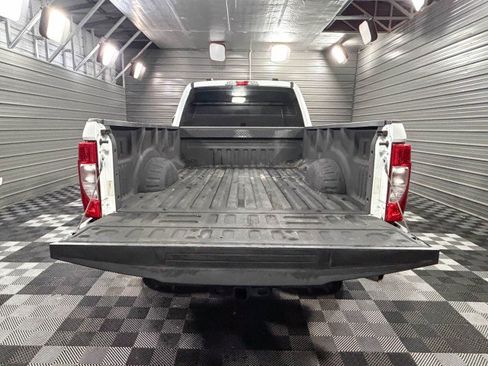 Used 2022 Ford F250 XL w/ Power Equipment Group image 10