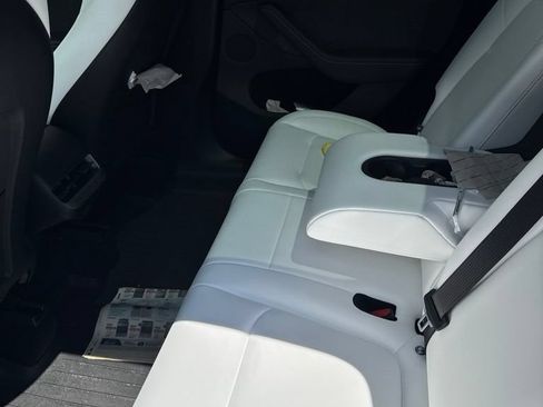 Used 2024 Tesla Model Y Performance AWD/4WD image 4
