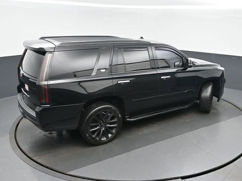 Used 2020 Cadillac Escalade Luxury w/ Escalade Sport Edition image 36